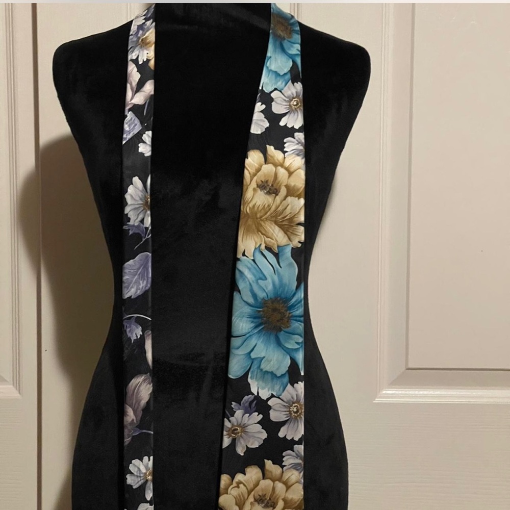 Vintage 1980 Windridge Floral NeckTie